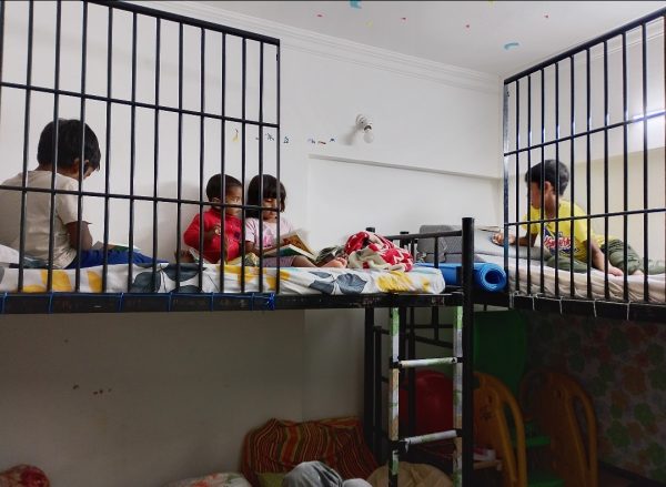 Our Night routine: short Bible reading, praying (mostly decreasing order), fist bumb’s & hi five’s and good night.